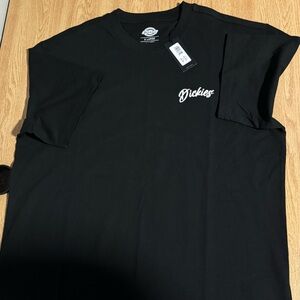 XL dickie shirt with logo.